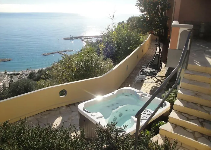 Les Citronniers D'azur * מנטון